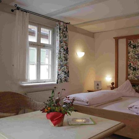 Hotel Weisses Ross ดิงเคลส์บืล ภายนอก รูปภาพ
