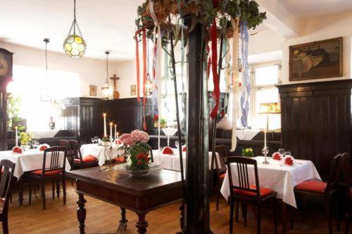 Hotel Weisses Ross ดิงเคลส์บืล ภายนอก รูปภาพ