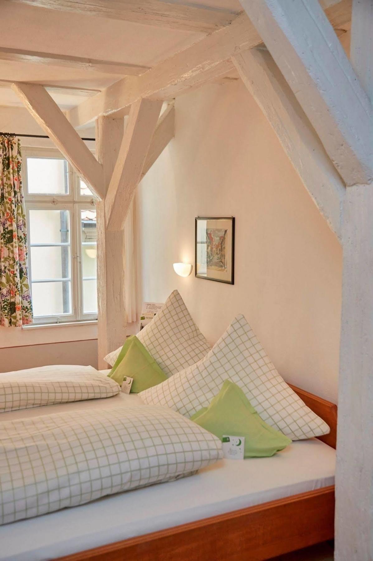 Hotel Weisses Ross ดิงเคลส์บืล ภายนอก รูปภาพ